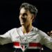 São Paulo vence o Cruzeiro por 4 a 1 no Morumbi, com hat-trick de Ferreira. Resultado mantém o time paulista entre os líderes do Brasileirão.