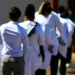 O Ministério da Saúde iniciou o 45º ciclo do Programa Mais Médicos, com inscrições abertas na plataforma PGPP; iniciativa busca ampliar acesso à atenção básica e atender regiões remotas