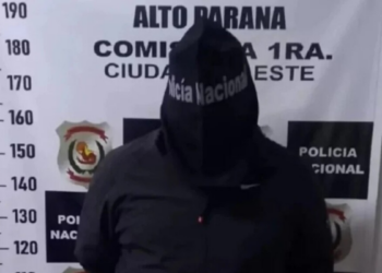 Um brasileiro de 27 anos foi sequestrado em Cidade do Leste, Paraguai, durante negociação de produtos baratos; vítima conseguiu escapar e três suspeitos foram presos