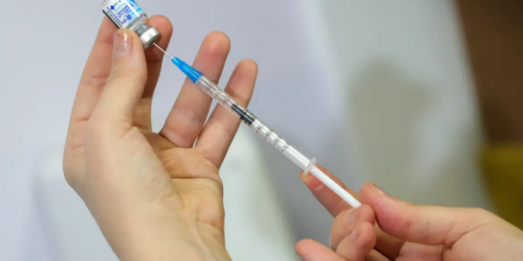 Nova norma obriga empresas a divulgar campanhas de prevenção e exames de detecção precoce de câncer; Instituto Butantan produzirá medicamento imunoterápico para o SUS.