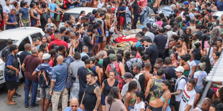 O STF aguarda o envio das imagens das câmeras corporais da Polícia Militar do Rio usadas na Operação Contenção. Polícia Federal solicita mais tempo para análise de 400 horas de gravações.