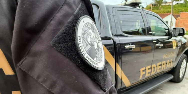 Polícia Federal faz buscas contra Marco Antônio Cabral, filho de Sérgio Cabral, em nova fase da Operação Unha e Carne no Rio de Janeiro.