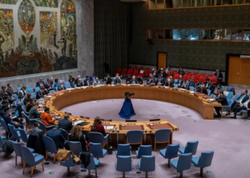 China e Rússia vetam resolução da ONU contra o Irã pelo bloqueio do Estreito de Ormuz, ampliando tensões no cenário internacional.