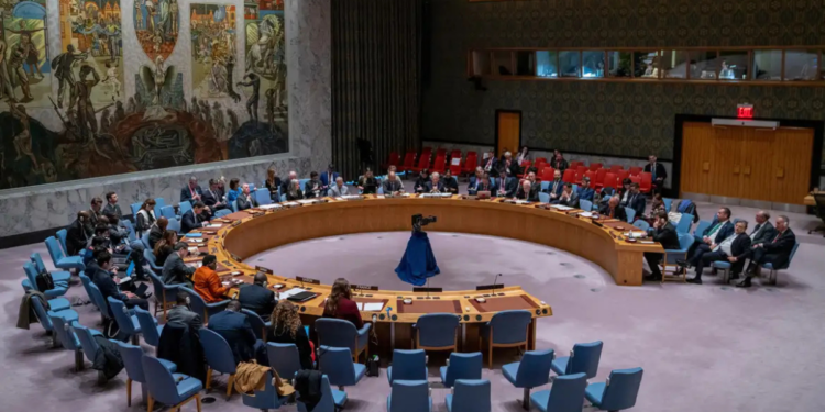 China e Rússia vetam resolução da ONU contra o Irã pelo bloqueio do Estreito de Ormuz, ampliando tensões no cenário internacional.