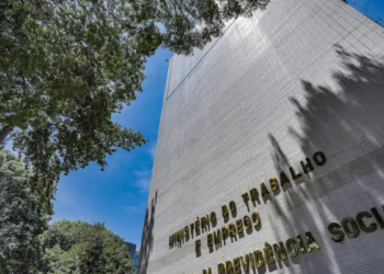 INSS passa a oferecer perícias médicas à distância com teleperícias; segurados comparecem às agências para triagem e documentação, garantindo segurança e acesso em todo o país.