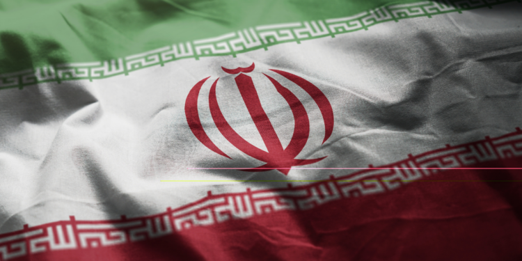 Milhares vão às ruas no Irã para marcar 40 dias da morte de Ali Khamenei; atos refletem apoio ao regime e impacto do conflito com Israel e EUA.