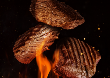 Ranking do TasteAtlas coloca fraldinha, alcatra e picanha entre os 20 melhores pratos do mundo, reforçando a força do churrasco brasileiro na gastronomia global.