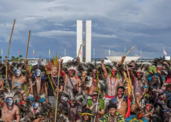 Lideranças indígenas propõem ao governo criação de zonas livres de combustíveis fósseis e defesa de territórios na agenda climática da COP 30.