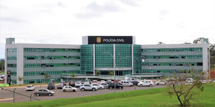 Operação Eixo da Polícia Civil do DF prendeu 33 suspeitos e desarticulou esquema criminoso que teria movimentado R$ 1 bilhão com tráfico e lavagem de dinheiro.