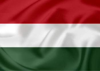 Hungria vota em eleições legislativas decisivas neste domingo (12), com risco de derrota de Viktor Orbán após 16 anos no poder, segundo pesquisas.