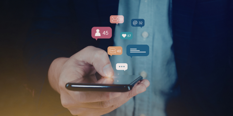 Brasil ainda não tem lei sobre herança digital. Projeto no Senado busca regulamentar bens virtuais e evitar conflitos judiciais.
