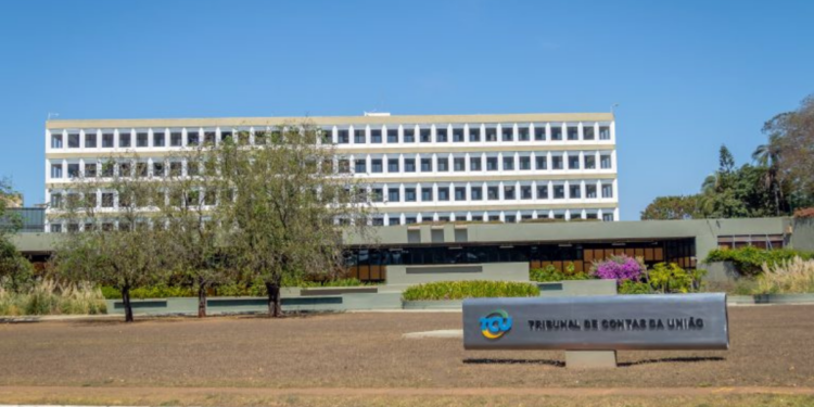 Câmara dos Deputados recebe sete indicados à vaga de ministro do TCU após aposentadoria de Aroldo Cedraz. Sabatina ocorre nesta segunda-feira.