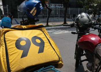 Projeto que regula trabalho por aplicativos no Congresso gera críticas de especialistas e pode ser votado nesta semana na Câmara dos Deputados.