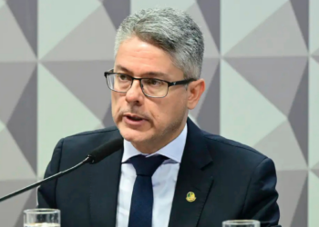 CPI do Senado recomenda avaliação de intervenção federal na segurança do Rio de Janeiro em relatório final apresentado nesta terça (14).
