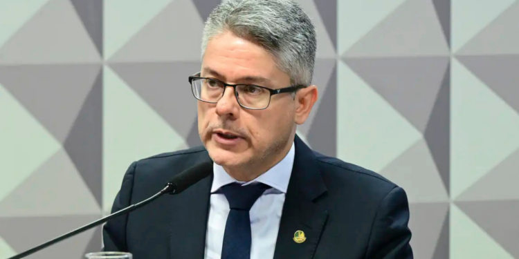 CPI do Senado recomenda avaliação de intervenção federal na segurança do Rio de Janeiro em relatório final apresentado nesta terça (14).