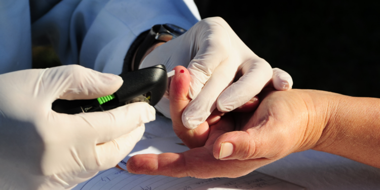 Ministério da Saúde incorpora uso da membrana amniótica no SUS para tratar complicações do diabetes e doenças oculares, beneficiando milhares de pacientes.
