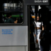 Lei no Rio de Janeiro cria política de combate ao abuso contra mulheres no transporte público, com protocolos de atendimento e canais de denúncia.