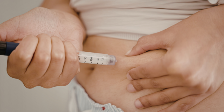 Anvisa amplia uso do Mounjaro para jovens com diabetes tipo 2 e prepara regulamentação sobre medicamentos da classe GLP-1 no Brasil.