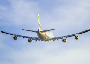 Governo libera crédito via FNAC e BNDES para companhias aéreas enfrentarem alta de custos e manterem voos no Brasil.