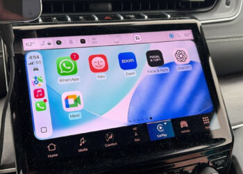 Apps ampliam recursos no sistema automotivo da Apple.