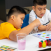 Abril Azul reforça a conscientização sobre o autismo e a importância da inclusão. Brasil registra 2,4 milhões de diagnósticos.