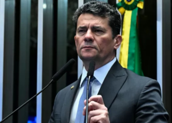 Pesquisa Quaest no Paraná aponta Sergio Moro na liderança em cenários de primeiro e segundo turno para o governo estadual em 2026.