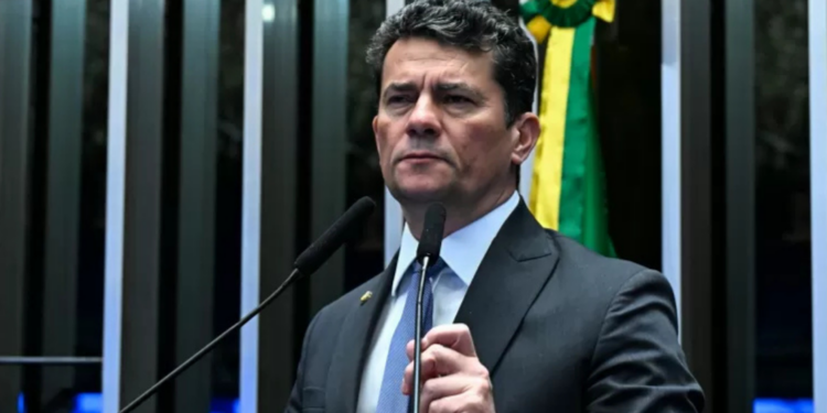 Pesquisa Quaest no Paraná aponta Sergio Moro na liderança em cenários de primeiro e segundo turno para o governo estadual em 2026.