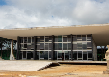 STF julga ações que definem se eleição para governador do Rio será direta ou indireta.