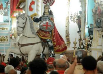 Celebrações de São Jorge movimentam o Rio de Janeiro e atraem multidões nesta quinta-feira.