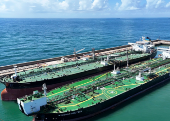 Vast movimenta petróleo do pré-sal em operação inédita com a ExxonMobil e reforça capacidade logística do Porto do Açu.