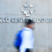 Dados do Banco Central mostram que juros seguem altos no Brasil, elevando o endividamento das famílias, ampliando o uso do crédito e pressionando a inadimplência.