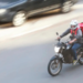 Nova regra obriga aplicativos de transporte e delivery a detalharem preços cobrados dos usuários. Fiscalização já começou e prevê multas em caso de descumprimento.