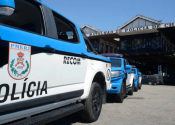 Ministério Público do Rio acompanha investigação da morte do empresário Daniel Patrício na Pavuna. Dois policiais foram presos por suspeita de homicídio durante operação.