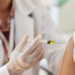Campanha de vacinação contra a gripe no Rio já aplicou 240 mil doses. SUS oferece imunização gratuita até 30 de maio.