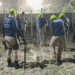 Prefeitura do Rio apreende alimentos enterrados na areia de Copacabana durante operação de fiscalização antes do show de Shakira neste sábado (2).