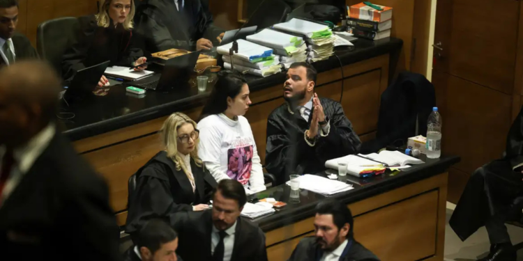 Tribunal de Justiça do Rio de Janeiro autoriza inclusão de nova testemunha no julgamento do caso Henry Borel, que envolve Dr. Jairinho e Monique Medeiros.