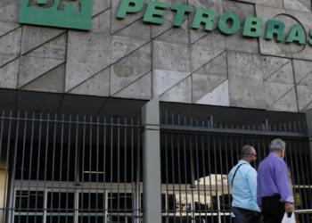 Petrobras registra produção recorde de 3,23 milhões de barris de óleo equivalente por dia no 1º trimestre de 2026. Resultado foi impulsionado por novos FPSOs e avanço no pré-sal.