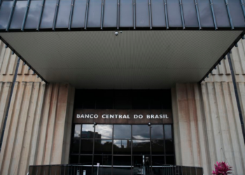 Copom define nesta quarta-feira a taxa Selic em meio a inflação elevada, incertezas globais e expectativa de possível corte de juros no Brasil.