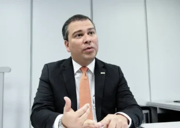 PF investiga esquema de R$ 146,5 milhões envolvendo ex-presidente do BRB e Banco Master. Prisões foram autorizadas pelo STF na Operação Compliance Zero.