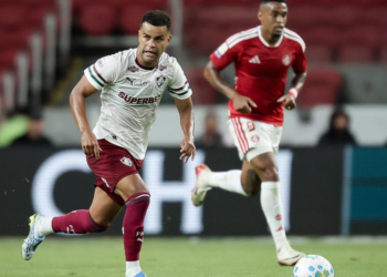 Fluminense perde fora de casa e mantém terceira posição na tabela.