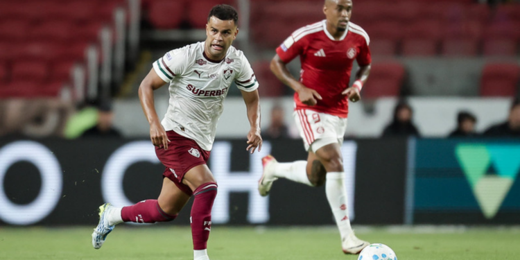Fluminense perde fora de casa e mantém terceira posição na tabela.