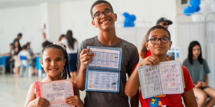 Vacinação em queda no Brasil pode trazer doenças de volta. Entenda.