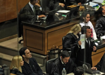 Caso Henry Borel volta ao Tribunal do Júri no Rio. Dr. Jairinho e Monique Medeiros são julgados pela morte do menino de 4 anos.