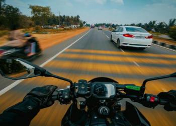 Motos estão envolvidas em 77% das ocorrências de trânsito no Rio. Acidentes acontecem a cada 25 minutos, segundo levantamento.