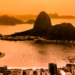 Marinha alerta para ressaca no Rio com ondas de até 3 metros. Corpo de Bombeiros reforça operação em Copacabana durante show de Shakira.