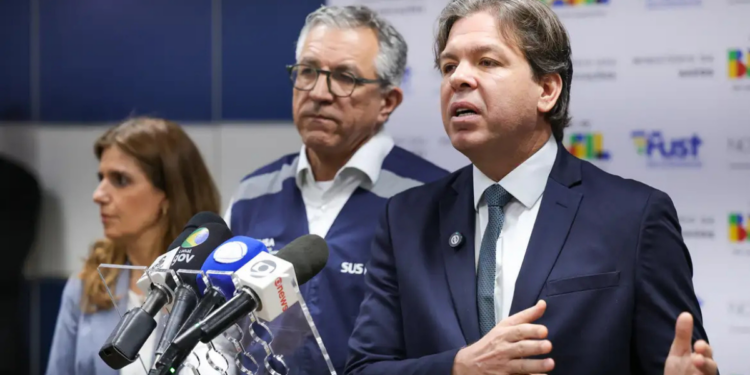 Governo anuncia R$ 604 milhões para levar internet a unidades de saúde e ampliar conectividade em municípios pequenos e comunidades isoladas.