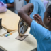 Projeto em Petrópolis reúne estudantes da rede pública em atividades práticas de educação ambiental, leitura e tecnologia com expansão prevista.