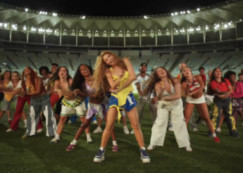 Shakira anuncia “Dai Dai” como música oficial da Copa do Mundo FIFA 2026. Faixa será lançada em 14 de maio e marca nova parceria da cantora com o torneio.