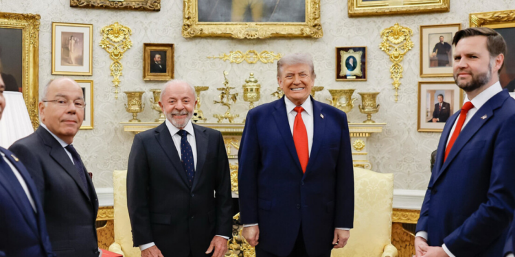 Trump e Lula comentam encontro em Washington, destacam comércio, tarifas e cooperação em minerais críticos. Negociações entre Brasil e EUA devem avançar nos próximos meses.