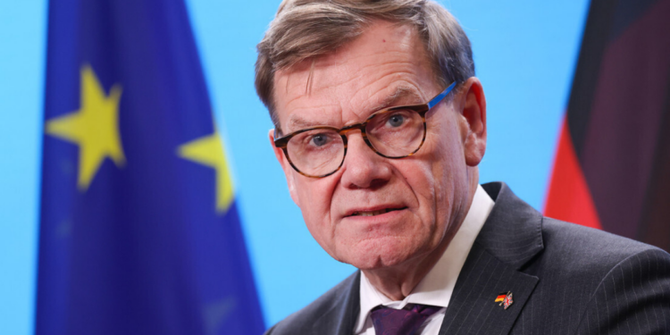 Alemanha propõe mudanças no sistema decisório da União Europeia e defende fim da unanimidade em temas de política externa e segurança.
